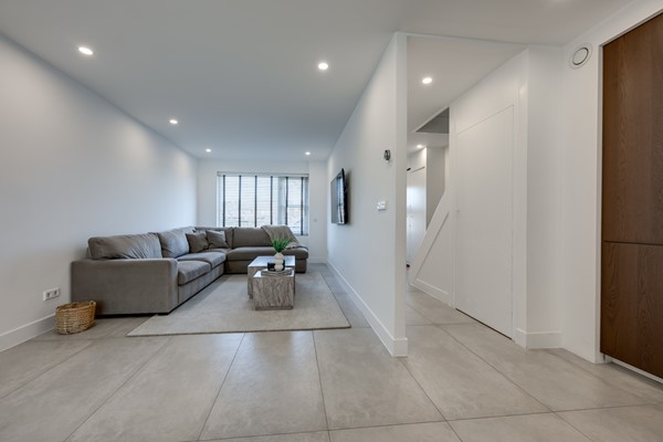 32_FUNDA_MARGA KLOMPELAAN 71_RIJEN.jpg